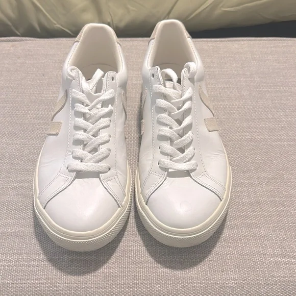 Veja women’s Esplar Logo Sneaker - Picture 4 of 8